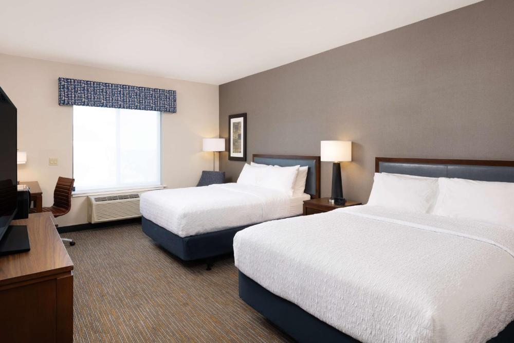 Queen Room with Two Queen Beds interior